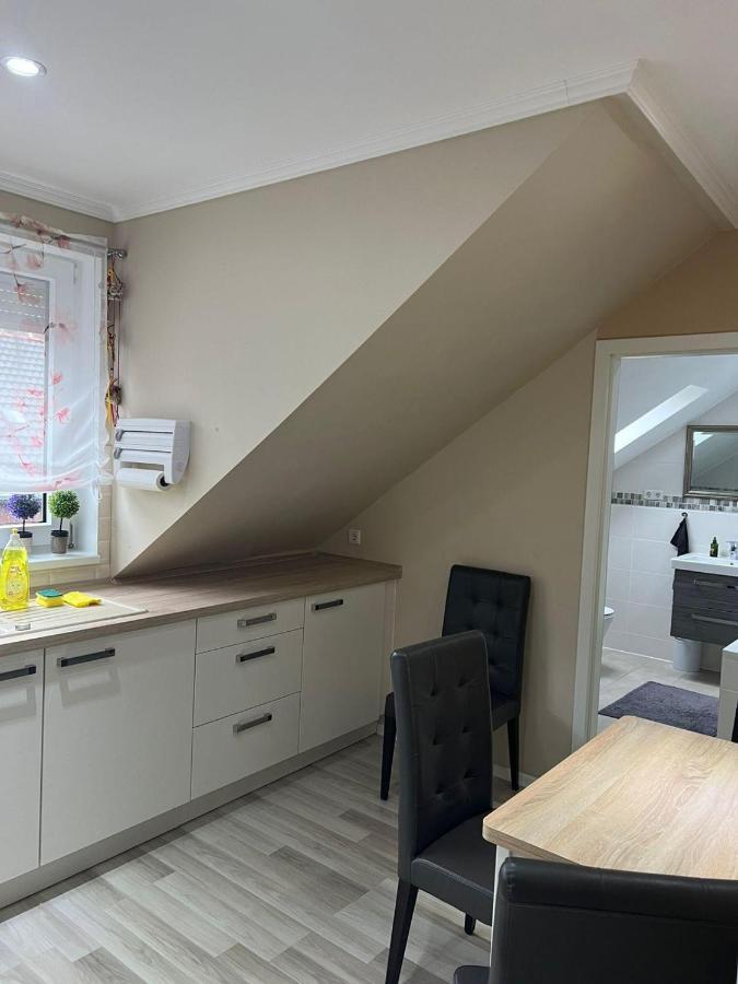 Zentral gelegenes Apartment in Mönchengladbach mit W-Lan Exterior foto